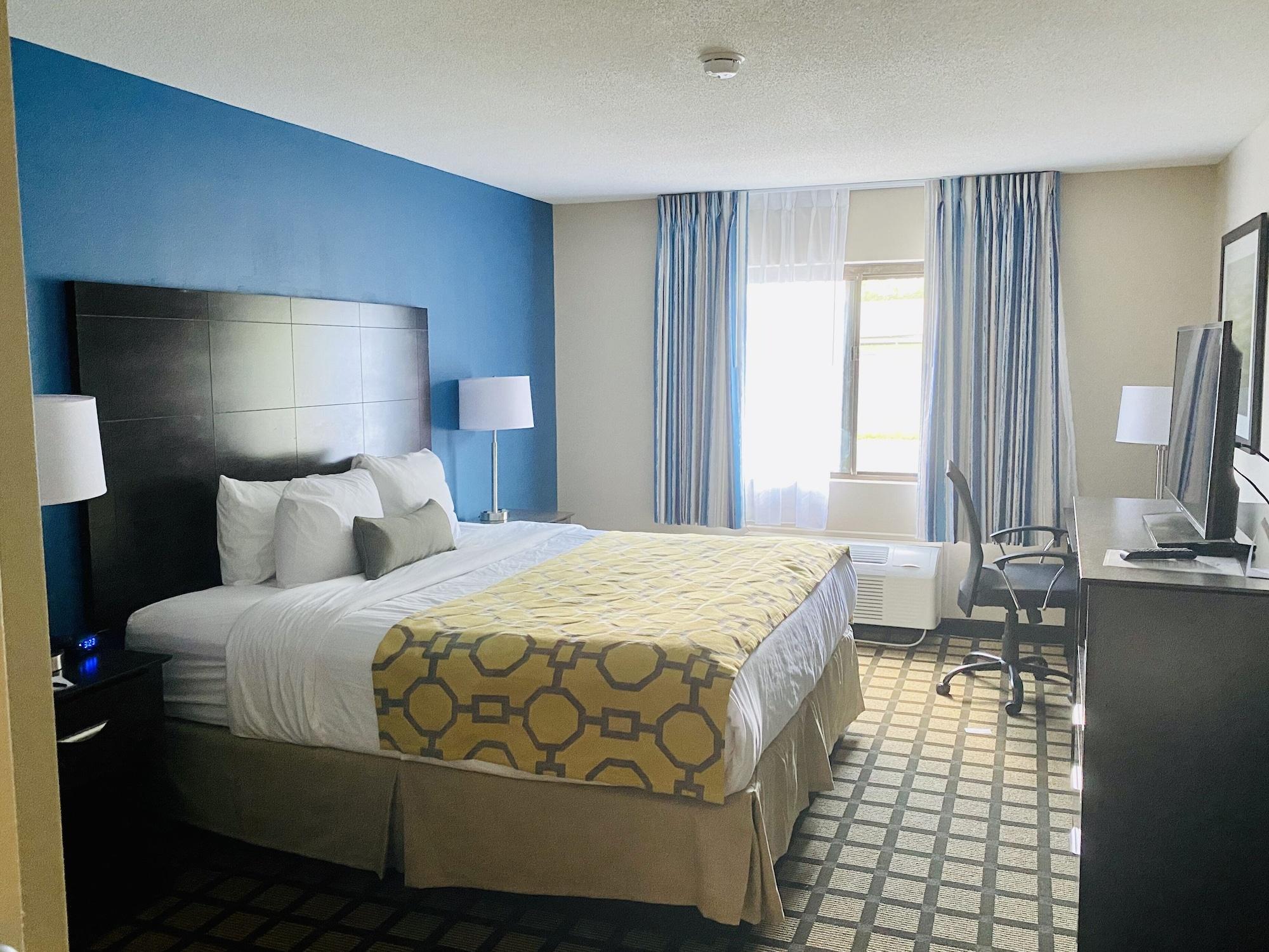 Отель Baymont By Wyndham Latham Albany Airport Экстерьер фото